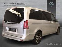 Usado Mercedes V250 2023 Plateado Monovolumen