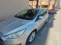 Usado Ford Focus Trend 125 CV (91 kW) 2017 Gris / plata Berlina