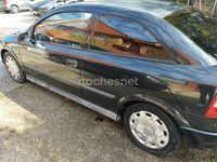 Usado Opel Astra Comfort 100 CV (73 kW) 2001 Negro Berlina