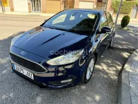 Usado Ford Focus Trend 125 CV (91 kW) 2016 Azul Berlina
