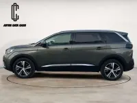 Usado Peugeot 5008 Allure 120 CV (88 kW) 2017 Gris / plata SUV