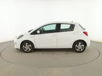 Usado Toyota Yaris Active 101 CV (74 kW) 2017 Blanco Utilitario