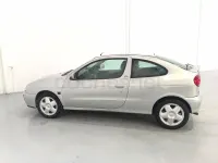 Usado Renault Mégane Coupé Dynamique 110 CV (80 kW) 2002 Gris / plata Coupe