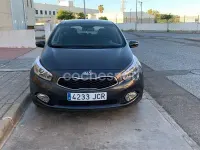 Usado Kia Ceed 100 CV (73 kW) 2015 Gris / plata Utilitario