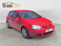 Usado VW Golf V Sportline 105 CV (77 kW) 2007 Rojo Berlina