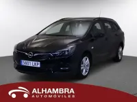 Usado Opel Astra Sport 145 CV (106 kW) 2021 Negro Familiar