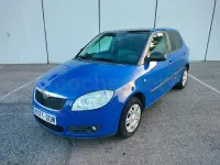 Usado Skoda Fabia 60 CV (44 kW) 2008 Azul Berlina