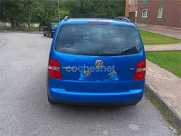 Usado VW Touran Conceptline 100 CV (73 kW) 2004 Azul Monovolumen
