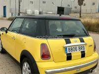 Usado Mini Cooper 115 CV (84 kW) 2001 Amarillo Utilitario
