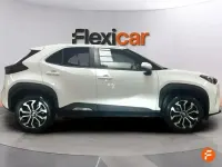 Usado Toyota Yaris Connect Style 116 CV (85 kW) 2022 Blanco Utilitario