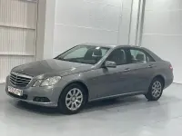 Usado Mercedes E220 Avantgarde 170 CV (125 kW) 2010 Gris / plata Berlina