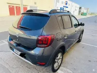 Usado Dacia Sandero Stepway 90 CV (66 kW) 2017 Negro Berlina