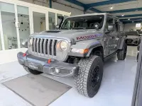 Usado Jeep Gladiator Overland 264 CV (194 kW) 2022 Gris / plata Pickup/Camioneta