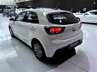 Usado Kia Rio 84 CV (61 kW) 2022 Blanco