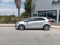 Usado Kia Rio 85 CV (62 kW) 2012 Gris / plata Berlina