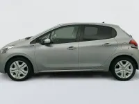 Usado Peugeot 208 Signature Sky 82 CV (60 kW) 2019 Utilitario