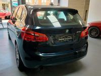 Usado BMW 218 Comfort Edition 150 CV (110 kW) 2015 Negro Familiar