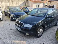 Usado Skoda Fabia Comfort 75 CV (55 kW) 2003 Negro Utilitario