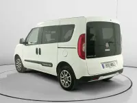 Usado Fiat Doblò Trekking 121 CV (88 kW) 2022 Blanco Monovolumen
