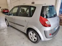 Usado Renault Scénic Dynamique 105 CV (77 kW) 2008 Gris / plata Monovolumen
