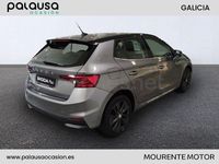 Usado Skoda Fabia Style 110 CV (80 kW) 2022 Gris / plata Berlina