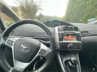 Usado Toyota Verso Advance 112 CV (82 kW) 2015 Beige Monovolumen