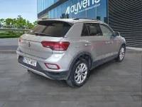 Usado VW T-Roc Life 115 CV (84 kW) 2023 Gris / plata SUV