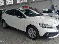 Usado Volvo V40 CC Momentum 115 CV (84 kW) 2015 Blanco Familiar