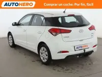 Usado Hyundai i20 75 CV (55 kW) 2015 Blanco Utilitario