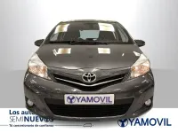 Usado Toyota Yaris Active 90 CV (66 kW) 2013 Gris Berlina