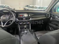 Usado Alfa Romeo Stelvio Executive 210 CV (154 kW) 2018 Violeta / lila SUV