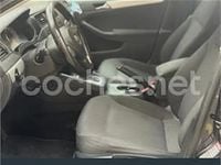 Begagnad VW Jetta Advance 105 HK (77 kW) 2011 Blå Sedan