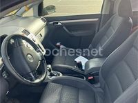 Usado VW Touran Highline 140 CV (102 kW) 2007 Gris / plata Monovolumen