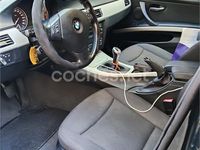 Usado BMW 320 177 CV (130 kW) 2009 Negro Familiar