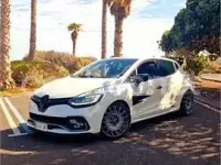 Usado Renault Clio IV Trophy 220 CV (161 kW) 2017 Blanco Berlina