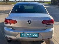 Usado VW Passat Advance 120 CV (88 kW) 2017 Gris Berlina