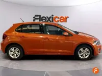 Usado VW Polo Advance 95 CV (69 kW) 2020 Naranja Utilitario