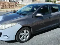 Usado Renault Mégane GrandTour Business 105 CV (77 kW) 2009 Marrón Familiar
