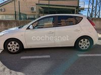 Usado Hyundai i30 Classic 90 CV (66 kW) 2009 Blanco Berlina