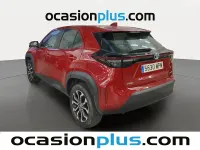 Usado Toyota Yaris Hybrid Active 116 CV (85 kW) 2024 Rojo Pickup/Camioneta