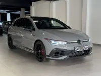 Usado VW Golf VIII GTI 300 CV (220 kW) 2022 Gris Utilitario