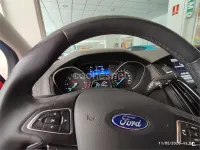 Używany Ford Focus Trend 120 KM (88 kW) 2016 Czerwony Sedan/Limuzyna