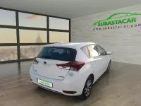 Usado Toyota Auris Hybrid Active 136 CV (100 kW) 2019 Blanco