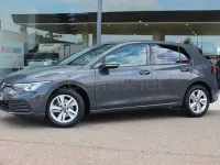 Usado VW Golf VIII Life 110 CV (80 kW) 2022 Gris / plata Berlina