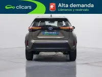 Usado Toyota Yaris Cross Business Edition 91 CV (66 kW) 2022 Gris SUV