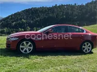 Usado Jaguar XE Prestige 180 CV (132 kW) 2017 Rojo Berlina