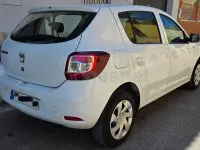 Usado Dacia Sandero Base 75 CV (55 kW) 2016 Blanco Berlina