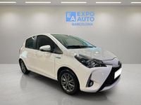 Usado Toyota Yaris Hybrid 100 CV (73 kW) 2017 Blanco Berlina