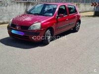 Usado Renault Clio II Authentique 65 CV (47 kW) 2003 Rojo Berlina