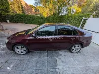 Usado Seat Toledo Style 105 CV (77 kW) 2013 Granate Utilitario